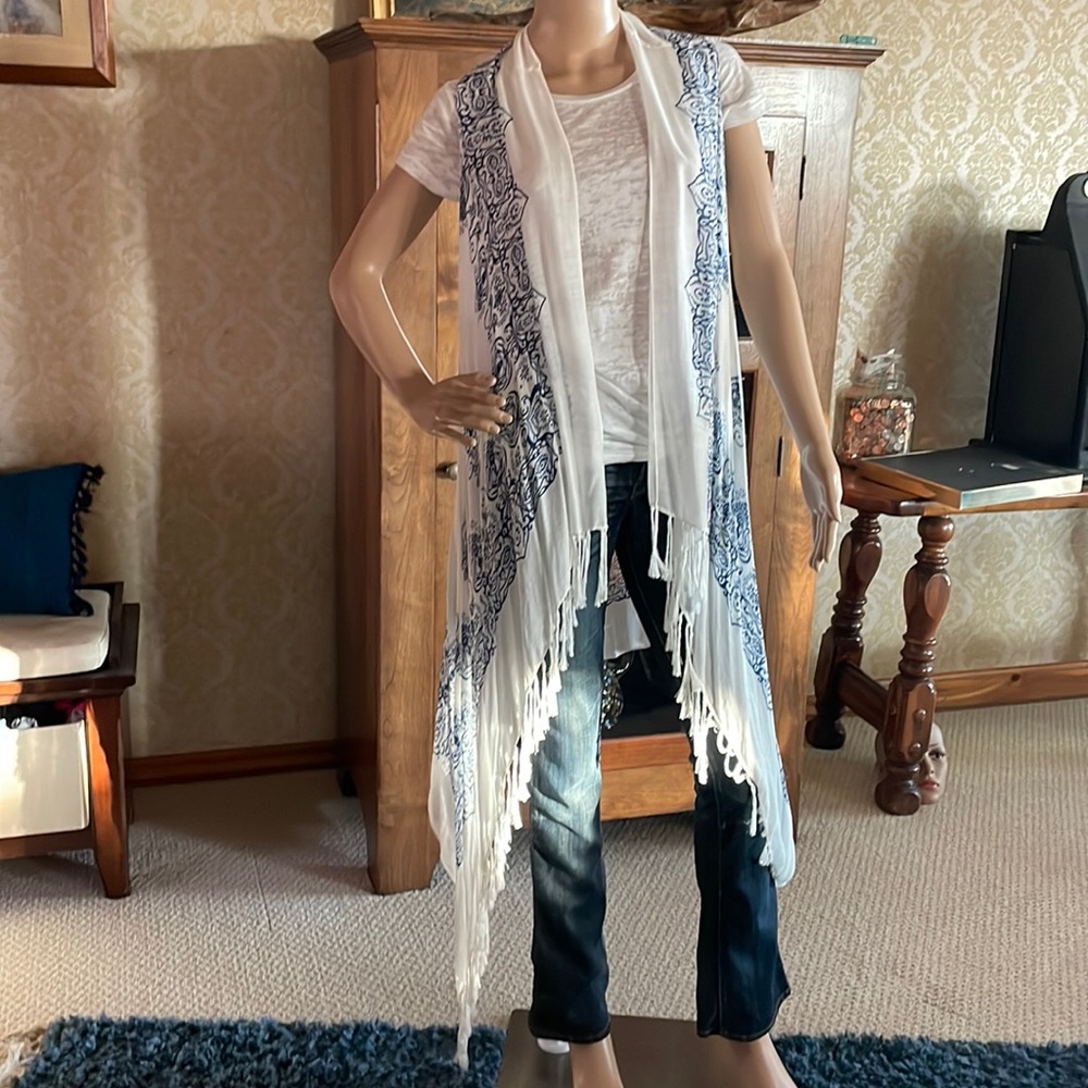 Blue and white sleeveless kimono with fringe